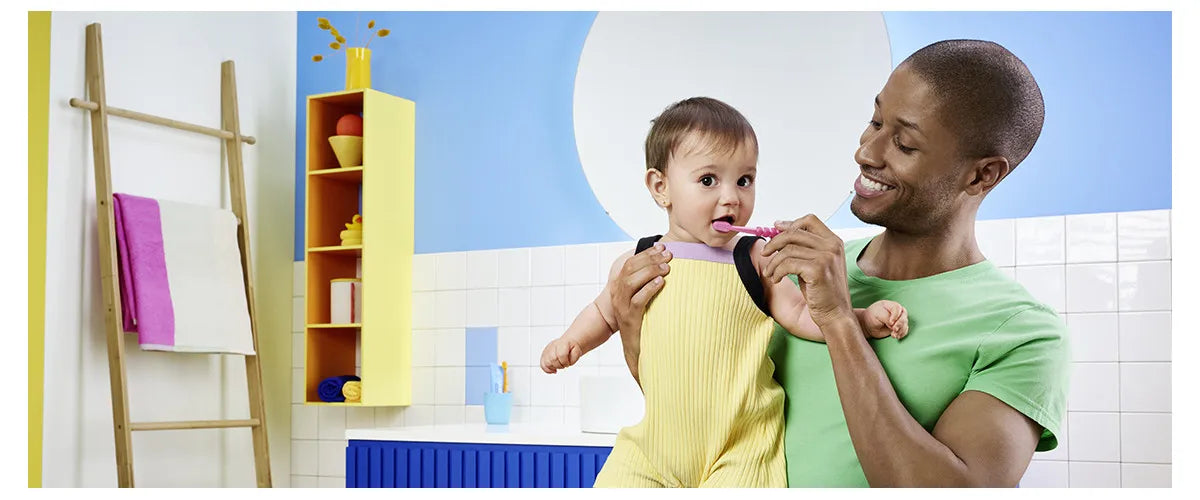 Richtig Zähne putzen beim Baby