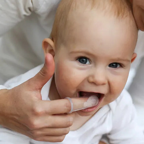 Mein Baby zahnt: Leitfaden zur optimalen Zahnhygiene