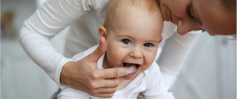 Mein Baby zahnt: Leitfaden zur optimalen Zahnhygiene