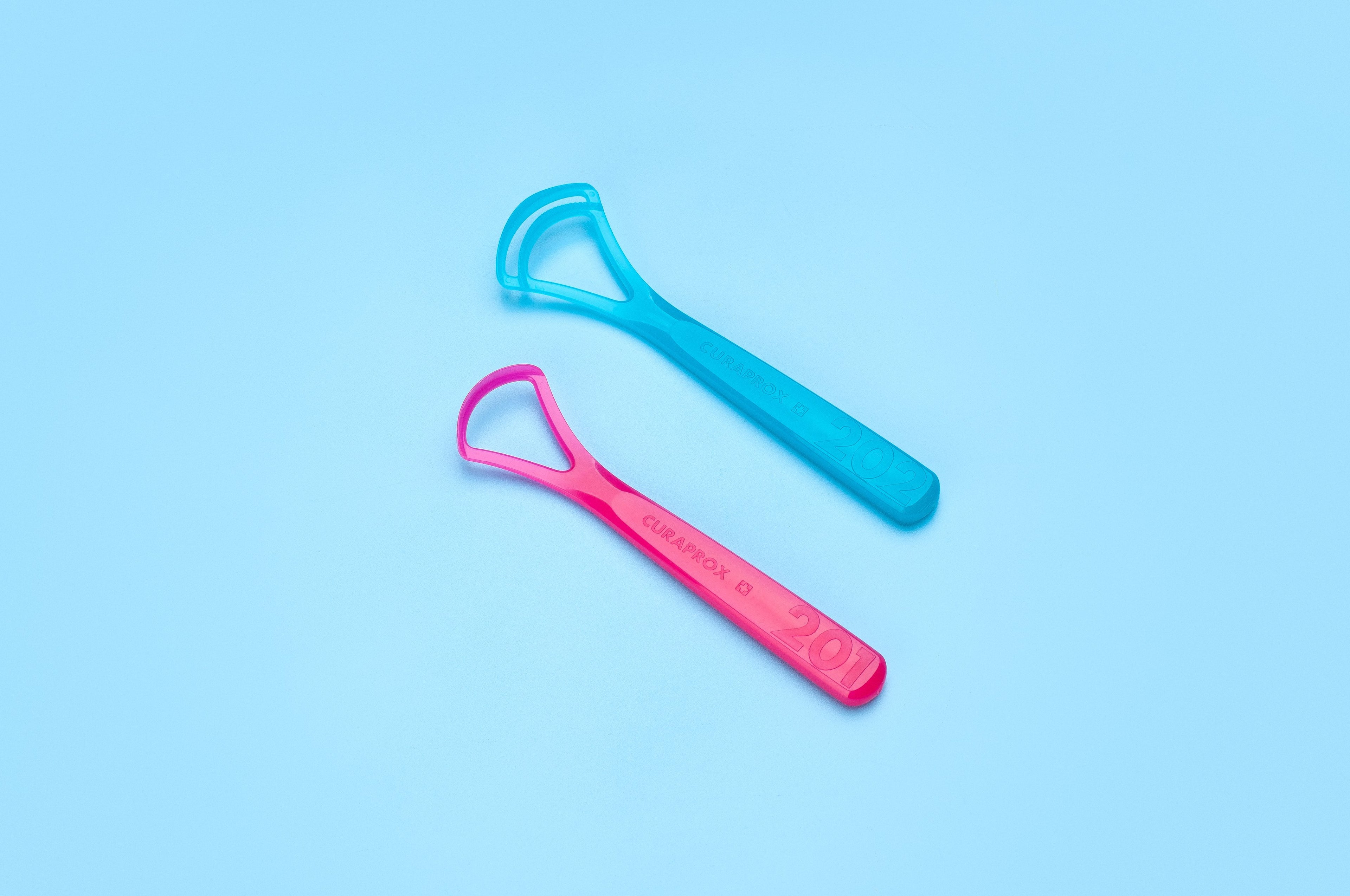Editorial_Tongue scraper_Set CTC 201 & CTC 202_Pink & Blue_73320024_001
