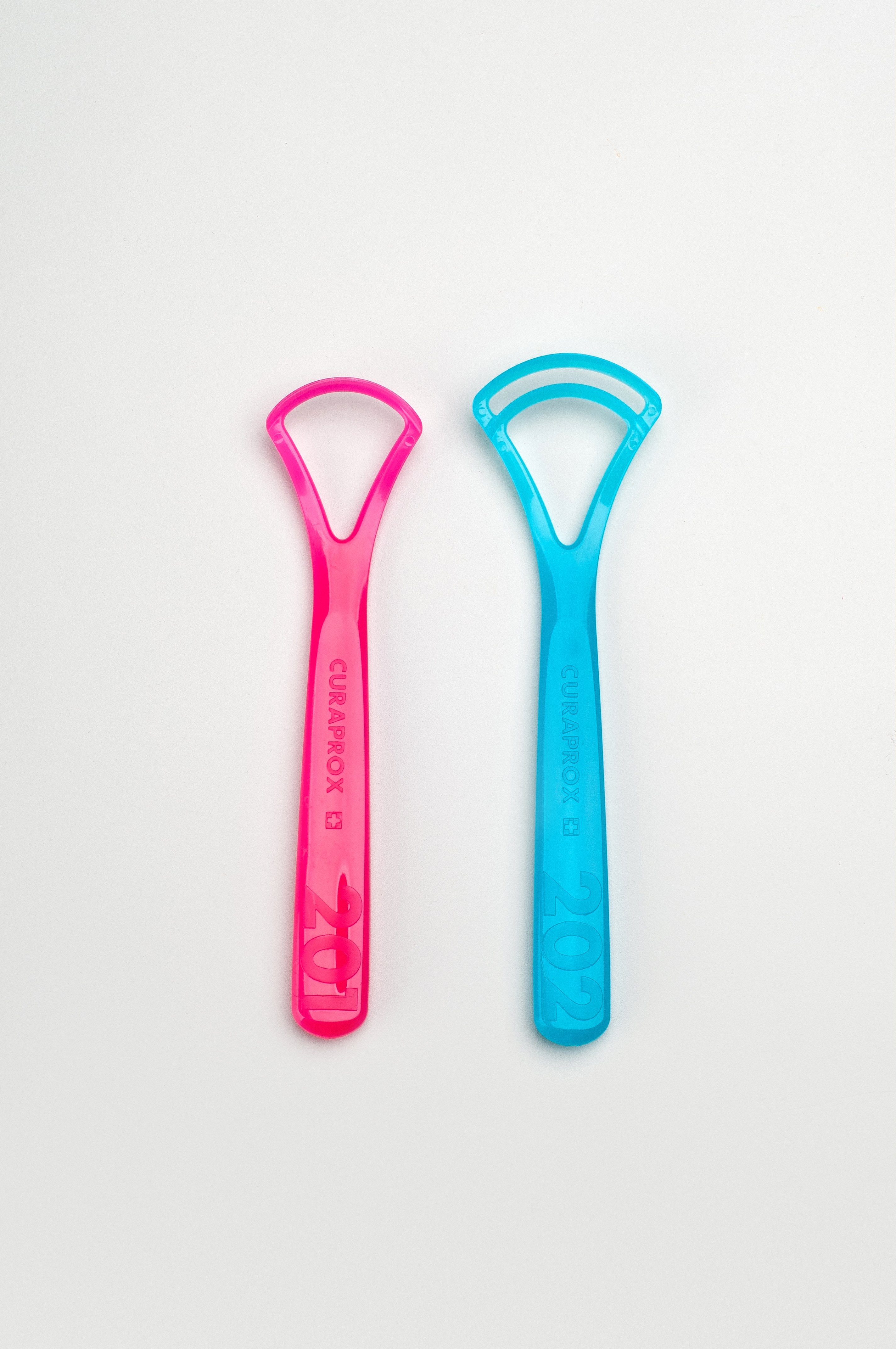 Editorial_Tongue scraper_Set CTC 201 & CTC 202_Pink & Blue_73320024_002
