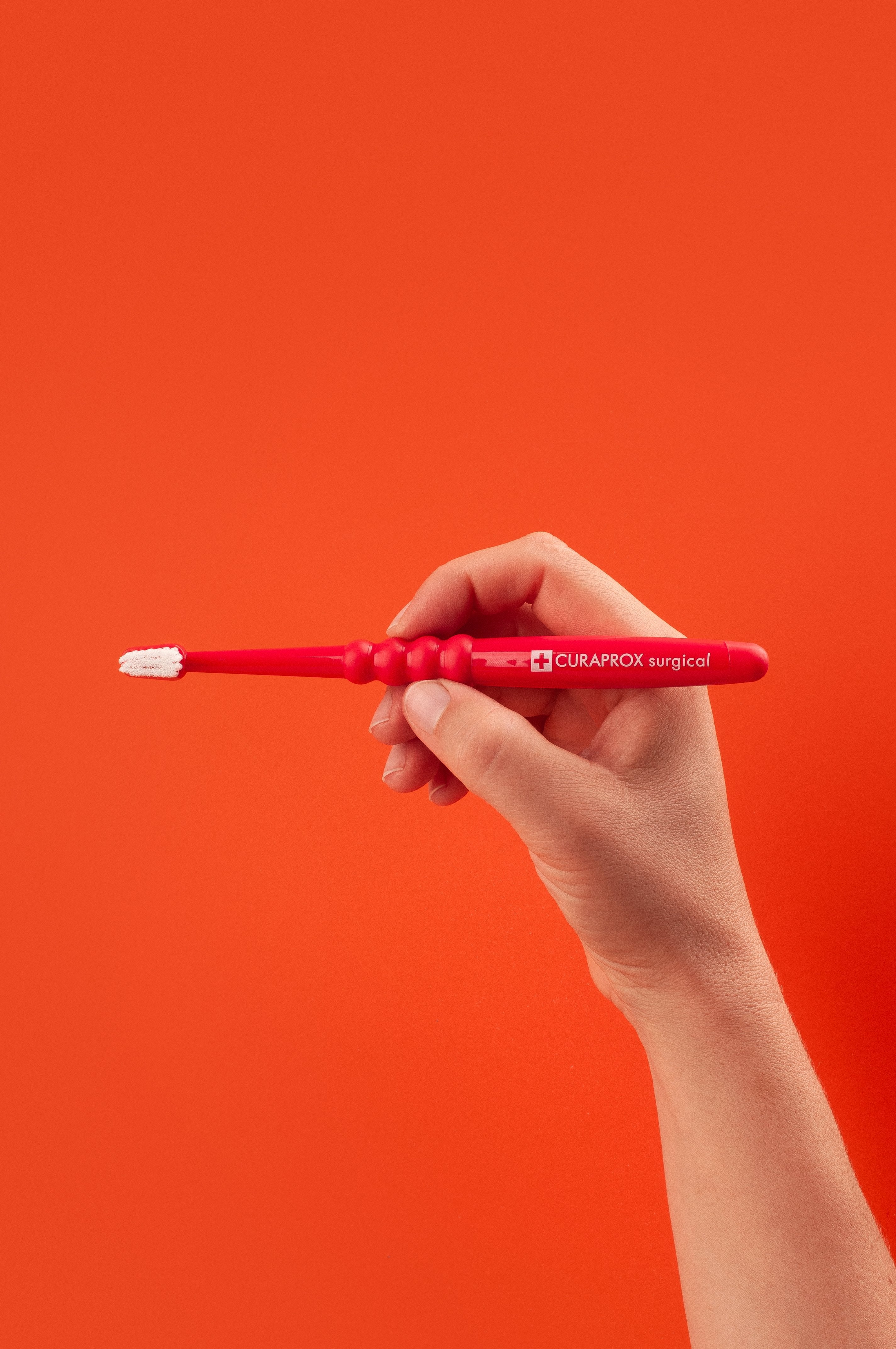 Editorial_Toothbrush_Curaprox Toothbrush CS surgical_73301897_002