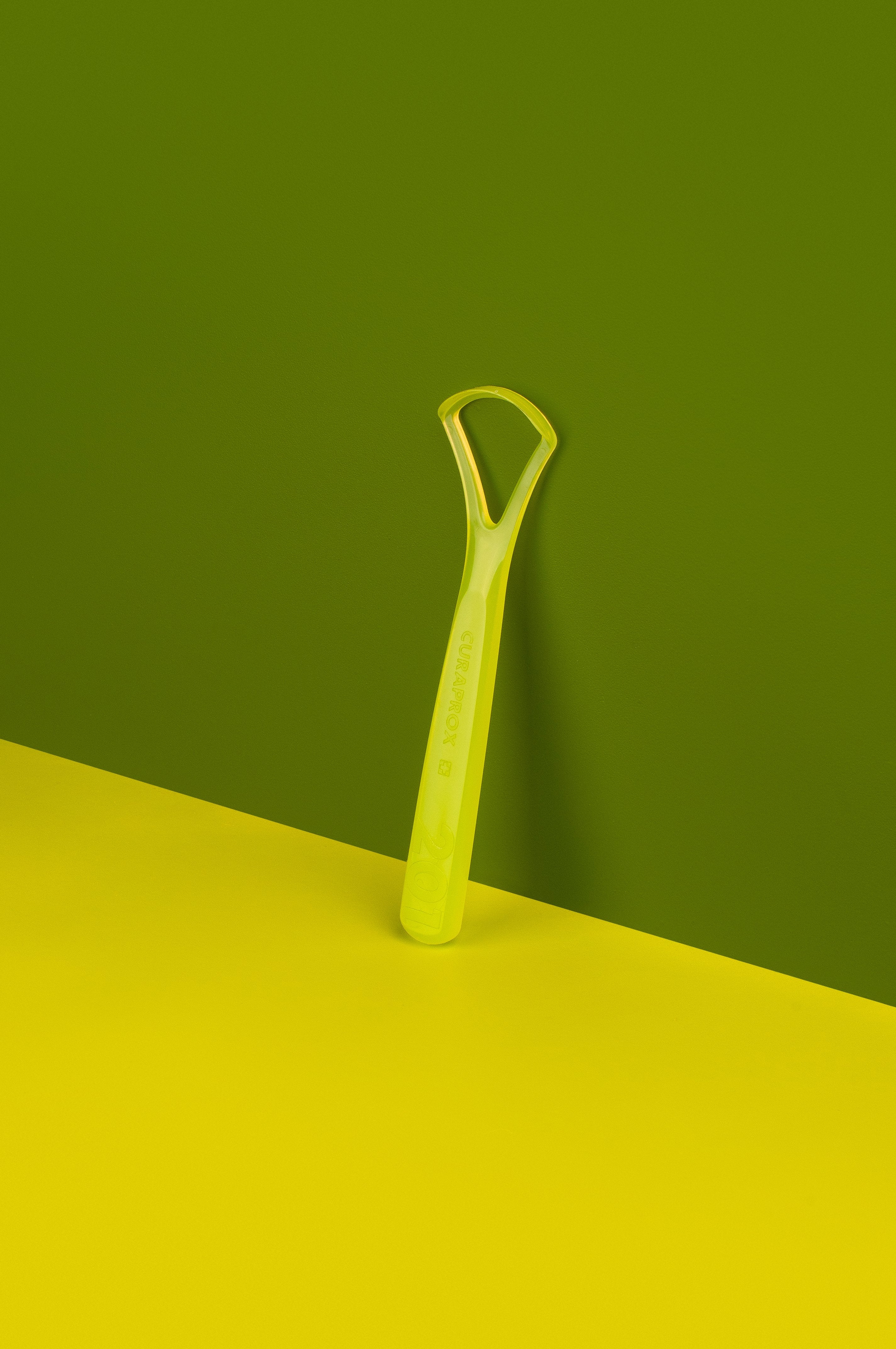 Editorial_Tongue scraper_CTC 201_Lime green_73320026_001