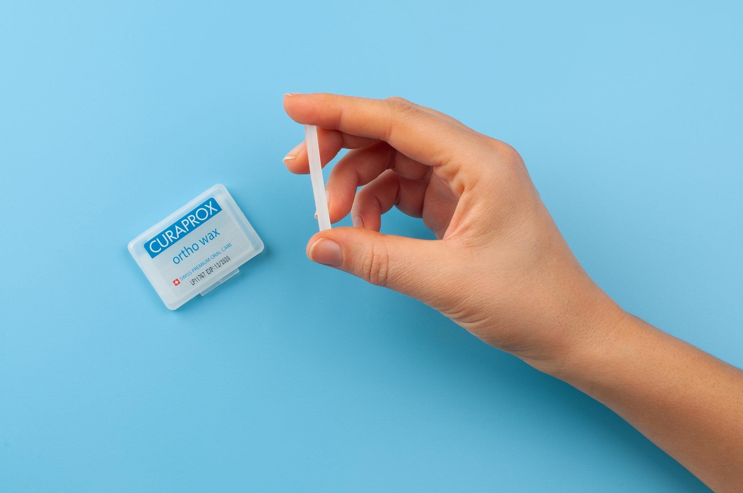 Editorial_Ortho_Ortho Wax_Hand